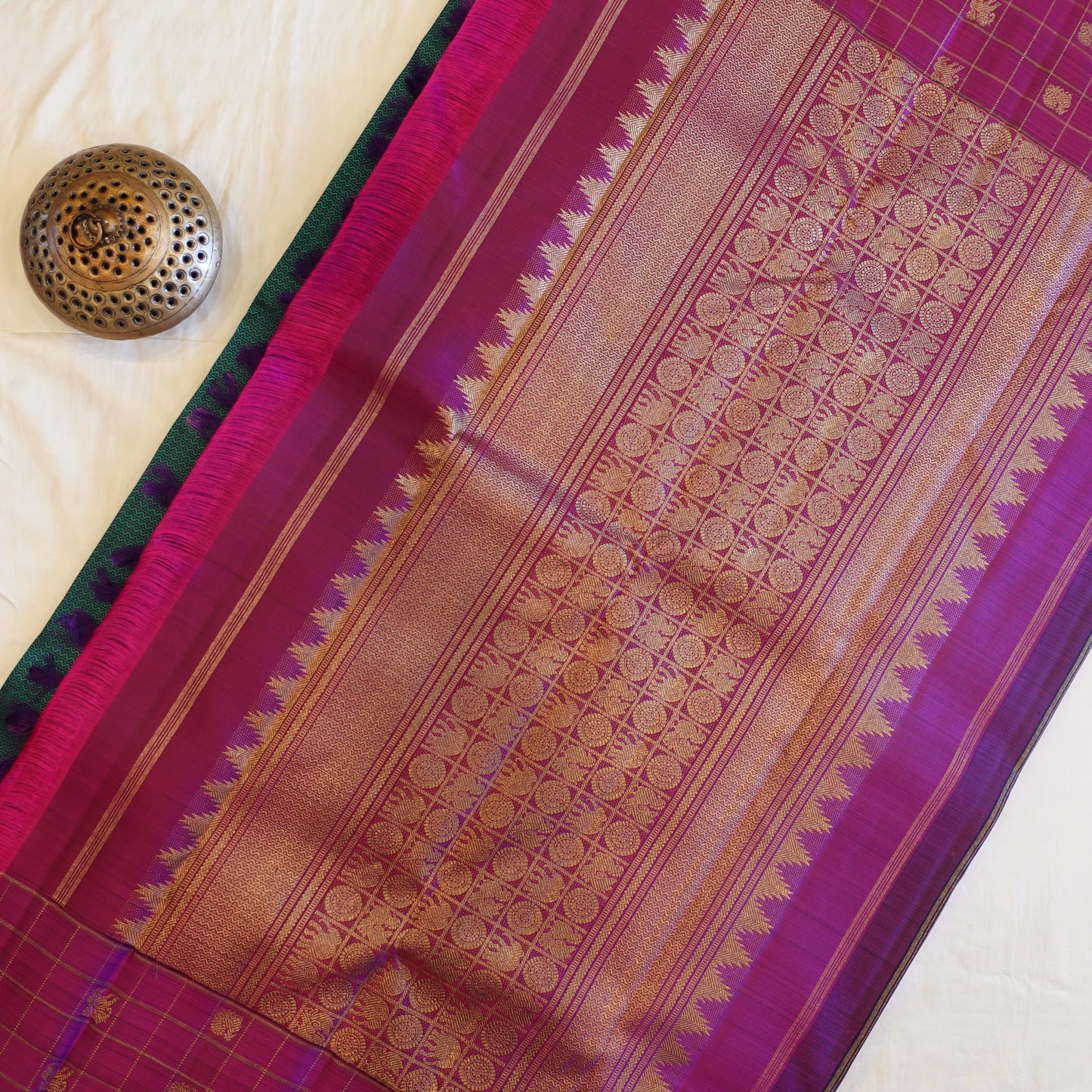 VAADIYAAN | Green Pure Silk Korvai Kanjeevaram Saree with Bright Magenta Border