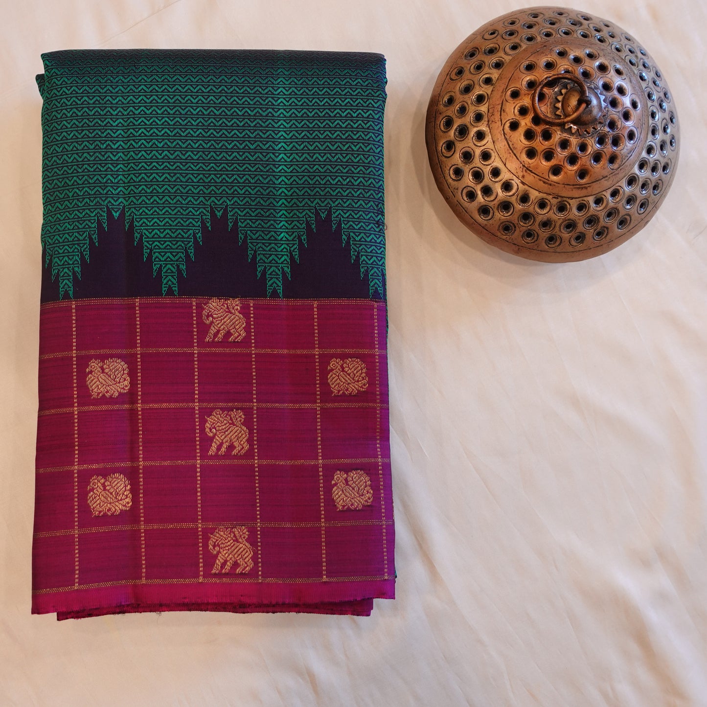 VAADIYAAN | Green Pure Silk Korvai Kanjeevaram Saree with Bright Magenta Border