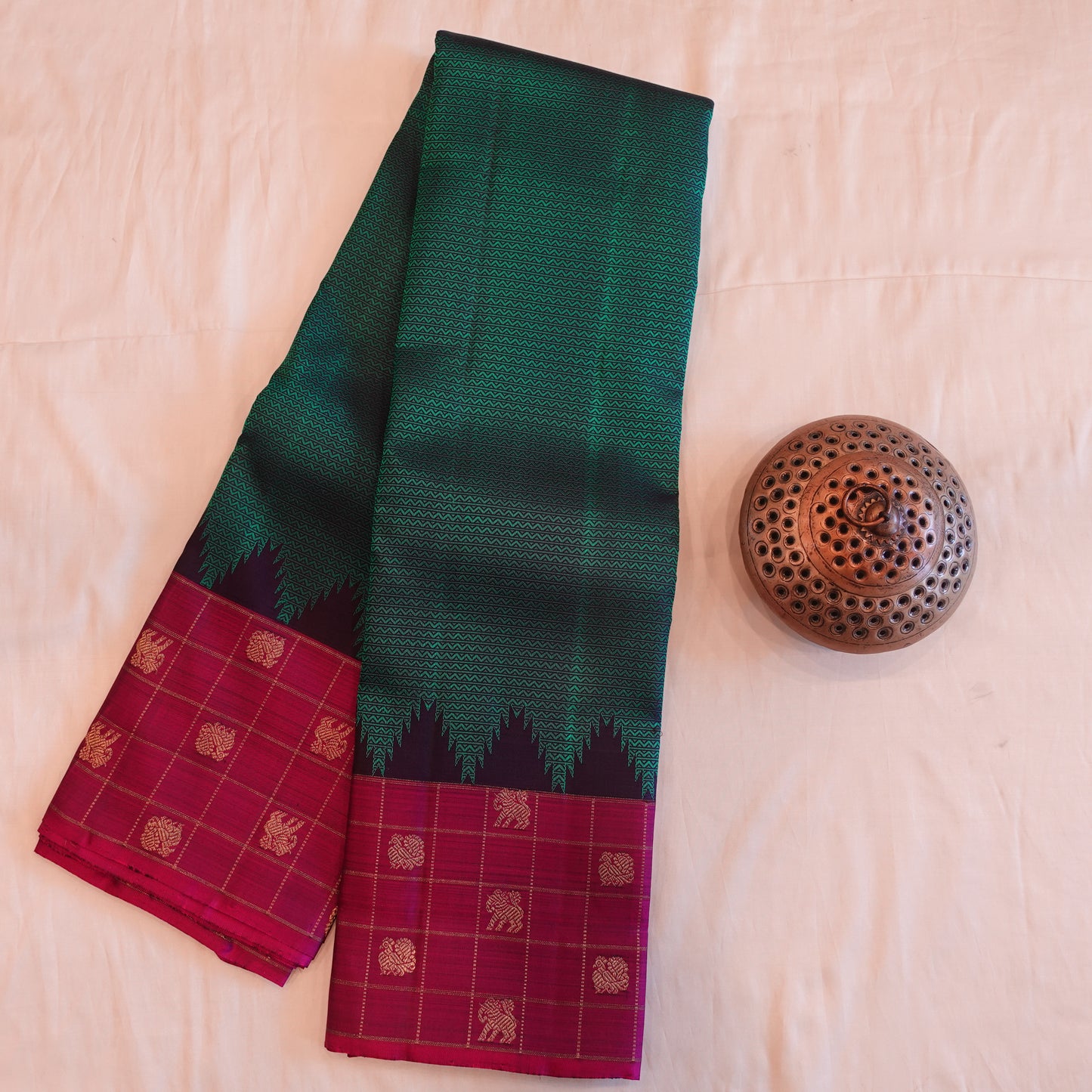 VAADIYAAN | Green Pure Silk Korvai Kanjeevaram Saree with Bright Magenta Border